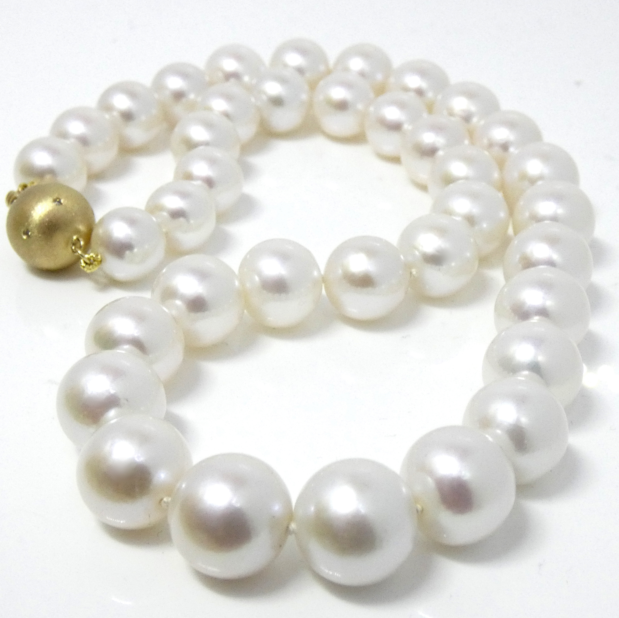 White Round Edison Pearls Necklace